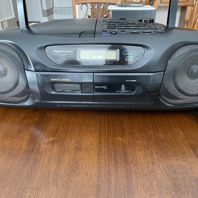 Panasonic RX-DT55 Portable Stereo CD System image 2