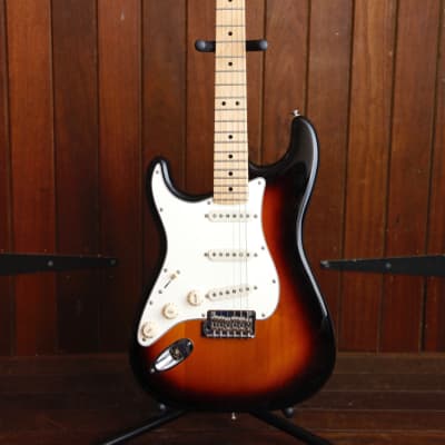 Fender Player Series Stratocaster Sunburst Left Handed Guitar Pre-Owned image 2