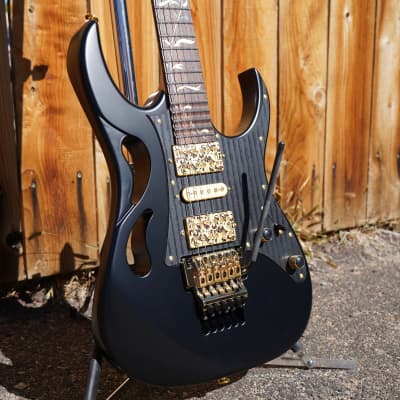 Ibanez Steve Vai PIA3761 Onyx Black 6-String Electric Guitar w/ Hardshell Case (2021) image 4