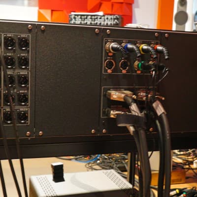 Harrison console 950 M 16 frame full 2011 16 Mic pre, 16 chnn, 16 eq modules, center section complete image 3