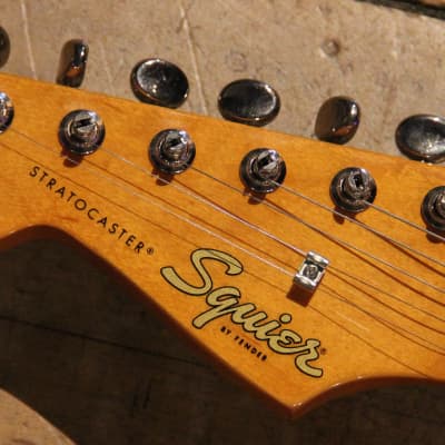 Squier Classic Vibe '60s Stratocaster Left-Handed 3-Color Sunburst image 4
