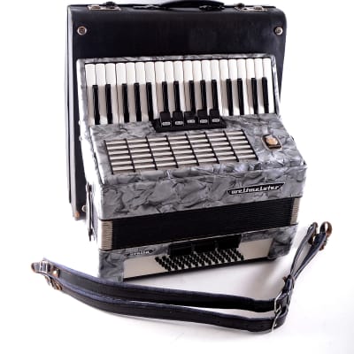 German Made Top Quality Accordion Weltmeister Stella - 60 bass, 8 reg. + Original Case & Shoulder Straps - from the Golden Era - Excellent Condition image 1