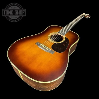 Martin Custom Shop D-28 Authentic 1937 Vintage Low Gloss w/Ambertone Burst w/Stage 1 Aging w/case image 2