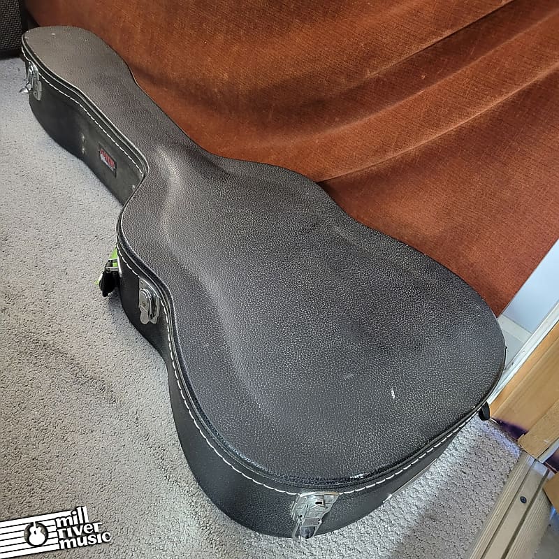Gator Dreadnought Acoustic Guitar Case Used