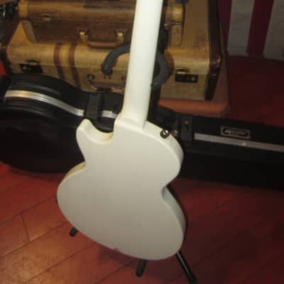2007 Gibson Melody Maker Double Faded White w Heavy Duty SKB Hard Case image 4