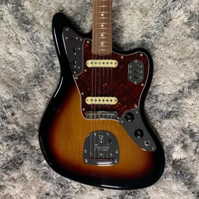Fender Vintera '60s Jaguar, Pau Ferro Fingerboard, 3-Color Sunburst image 4