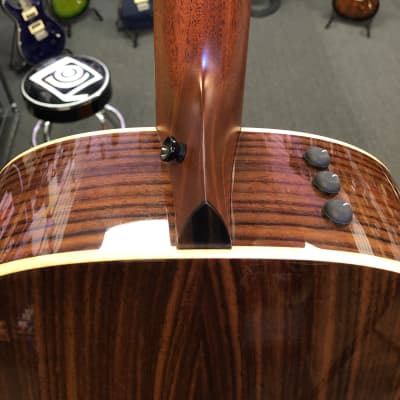 Taylor 818e Sitka Spuce Top Indian Rosewood Back & Sides with Western Floral Hardshell Case - Rep Sample, Mint image 15
