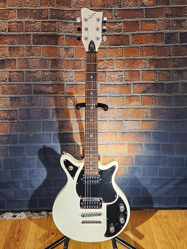 ファーストアクト×フォルクスワーゲン　ガレージマスターギター ファーストアクト×フォルクスワーゲン ガレージマスターギター