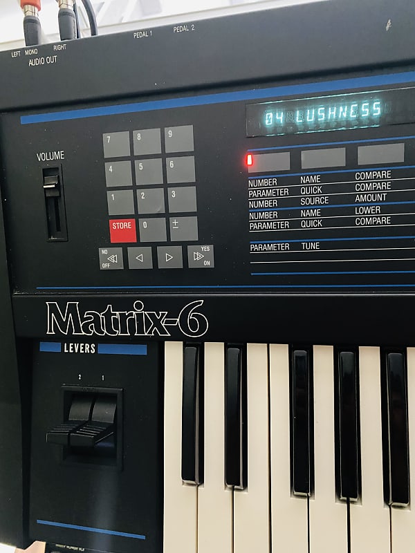 Oberheim オーバーハイム Matrix-6 マトリックス6 音出し可能 デジタルシンセサイザー 61鍵 手渡し可能 - 楽器、器材