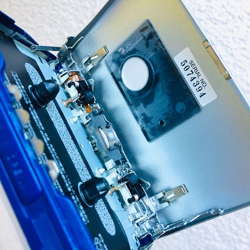 Sony WM-FX888 Walkman Cassette Player, NEAR MINT SILVER Sony WM-FX888 Walkman Cassette Player, NEAR MINT SILVER