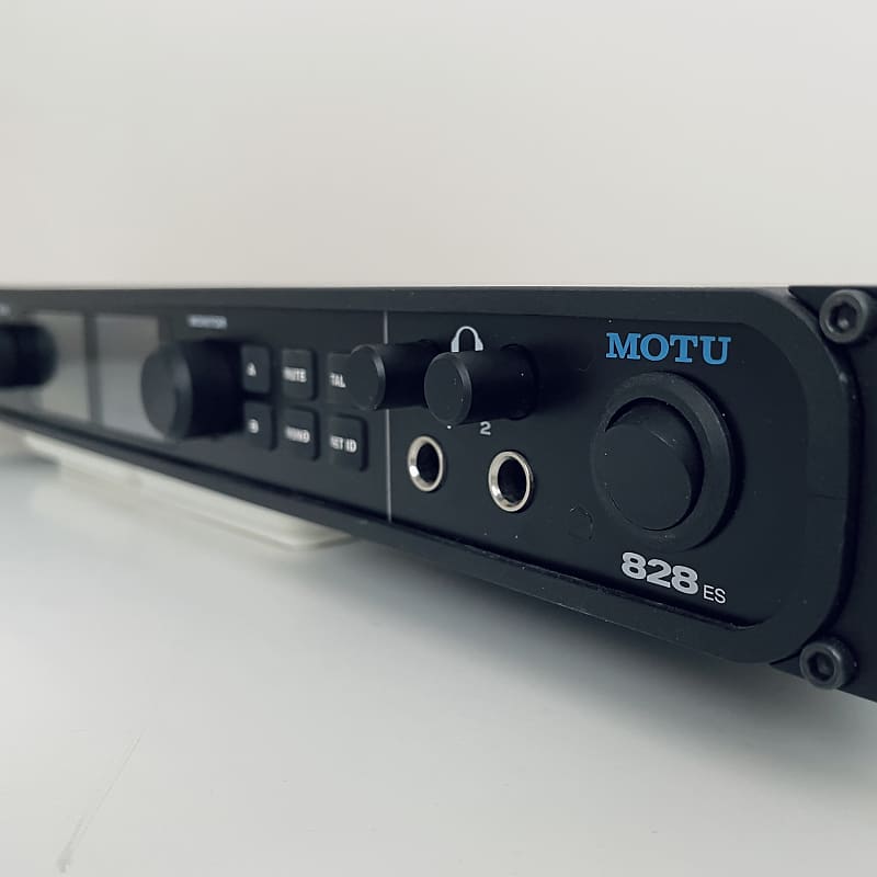 MOTU Motu 828es 28x32 Thunderbolt/USB 2.0 Audio Interface‎ | Reverb