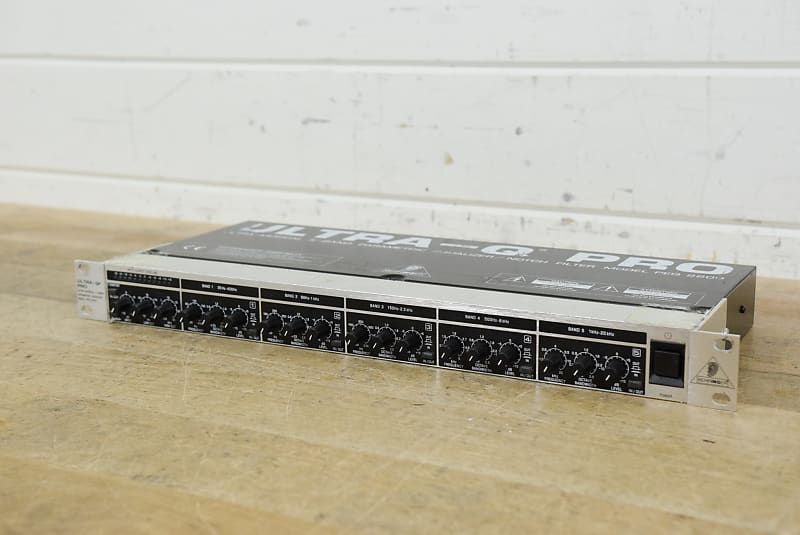 D110 ベリンガー ULTRA-Q PRO Model PEQ2200 Behringer PEQ2200 Ultra-q Pro5 Band Parametric Equalizer for