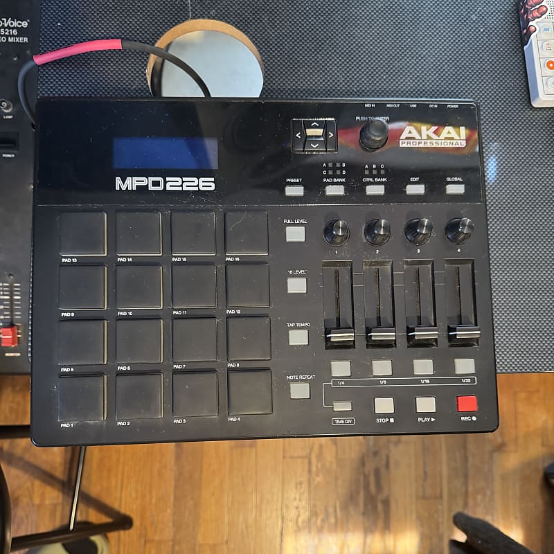 Akai MPD226 | Reverb