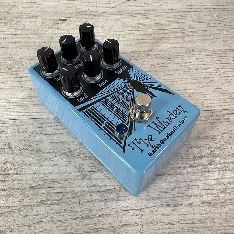Amazon.com: EarthQuaker Devices The Warden V2 Optical