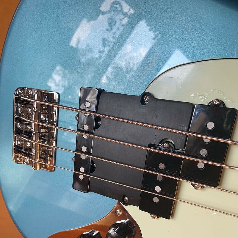 Mustang bass on sale thumb rest