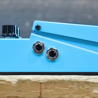 Boss CE-2w Chorus Waza Craft Special Edition Chorus and Vibrato Effect Pedal image 6