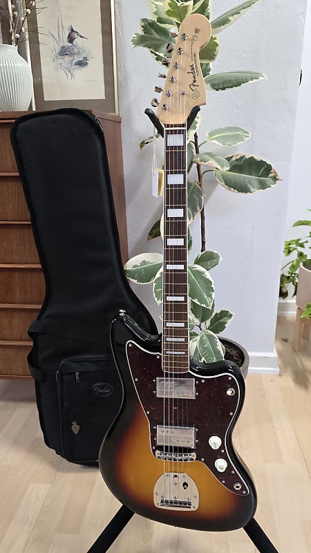 Fender MIJ Traditional Limited Edition '60s CuNiFe Jazzmaster HH