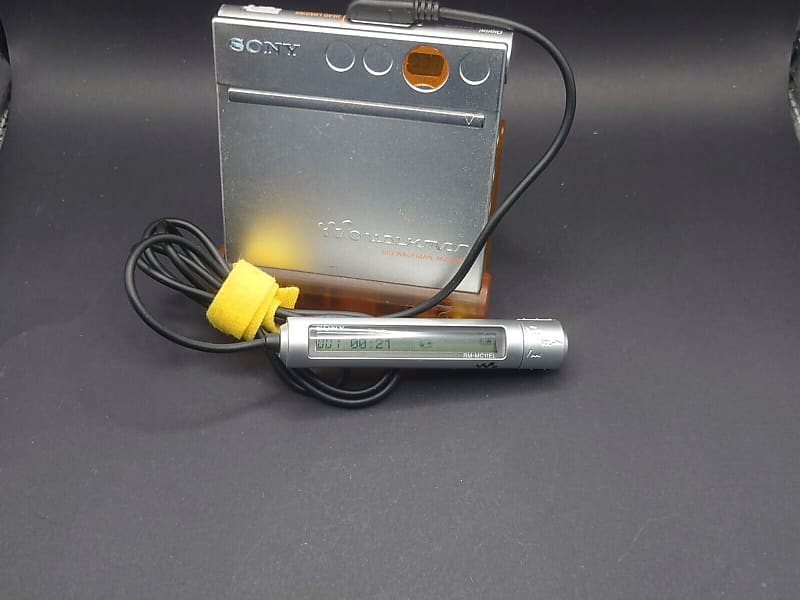 Sony MiniDisc Walkman Player | MZ-E800 - Working with remote and charging  cradle