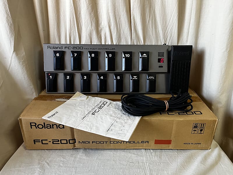 Roland FC-200 MIDI Foot Controller 10 Location Pedals, 2 Bank