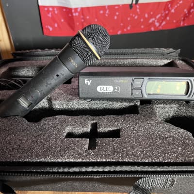 EV Electro Voice RE2 767A Handheld Mic Wireless System Band B