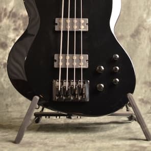 m/ ESP LTD Viper 254, Gloss Black, Set Neck, String-Thru, 4