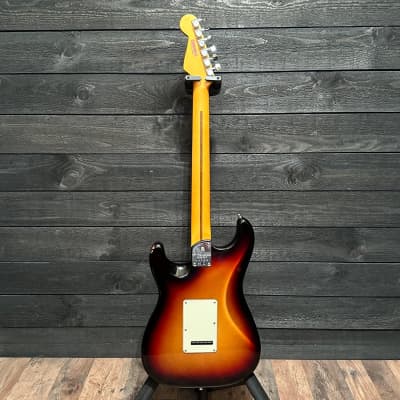 Fender American Ultra Stratocaster Rosewood Fingerboard Electric Guitar Ultraburst image 13
