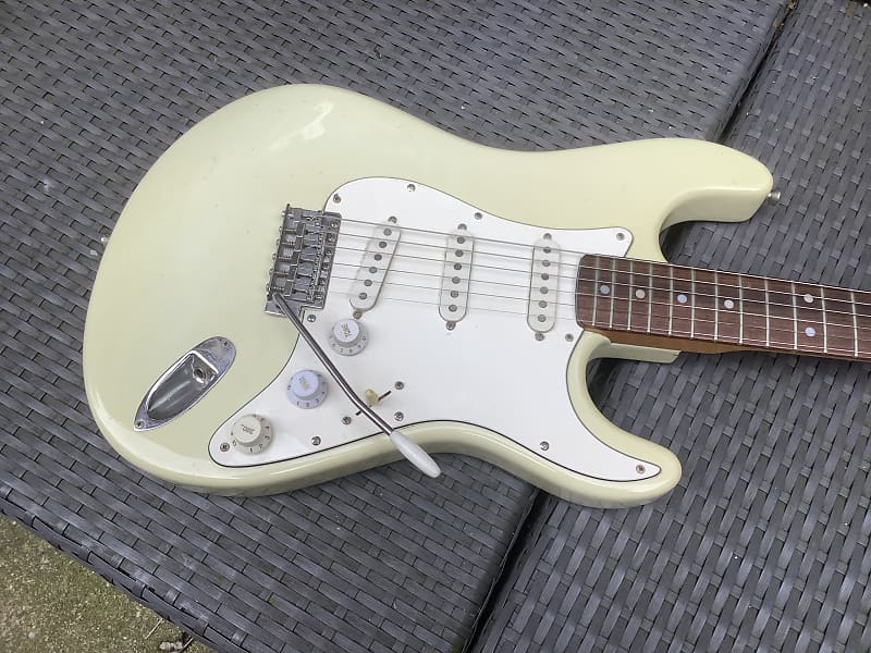 Pearl / Made in Japan / vintage 1970’s stratocaster / big CBS headstock image 1