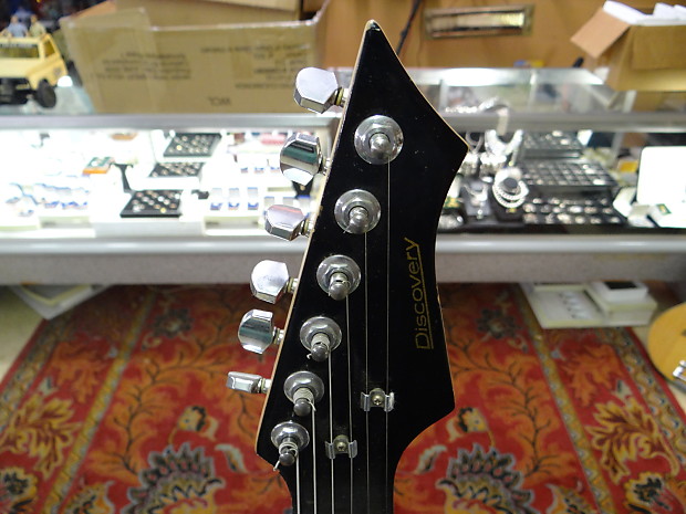 Harmony top discovery guitar