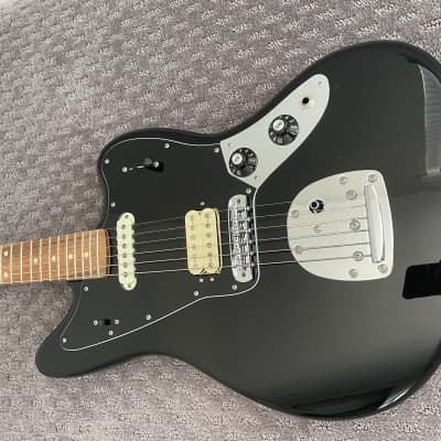 Fender Player Jaguar HS with Pau Ferro Fretboard 2018 - Present Black image 2