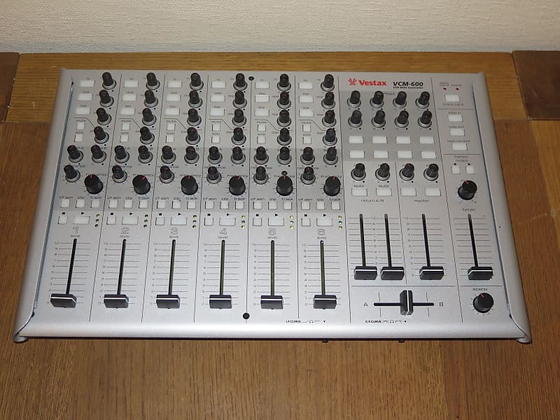 Vestax MIDIコントローラー VCM-600