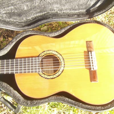 Amalio Burguet Nogal 2002  solid Spruce Walnut with an Cedar Top Excl. cond 655 Scale 52 nut HS Case image 13