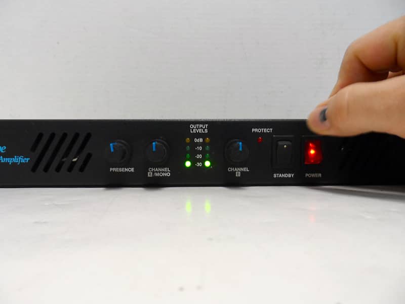 ADA MICROTUBE 200 TUBE STEREO AMP AMPLIFIER RACK GUITAR El POWER