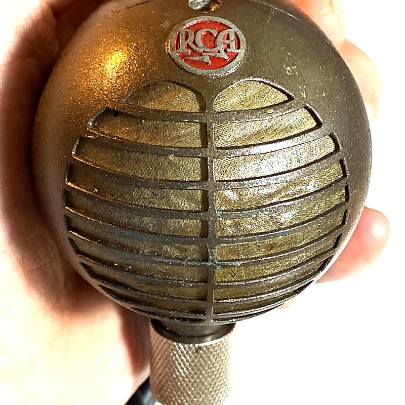 Vintage 1940's RCA MI-6226 Dynamic Microphone, orig working element w/desk stand image 1