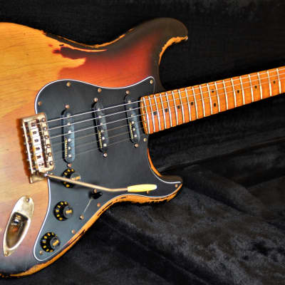 American Fender Stratocaster Sunburst Relic Noiseless Pickups image 2