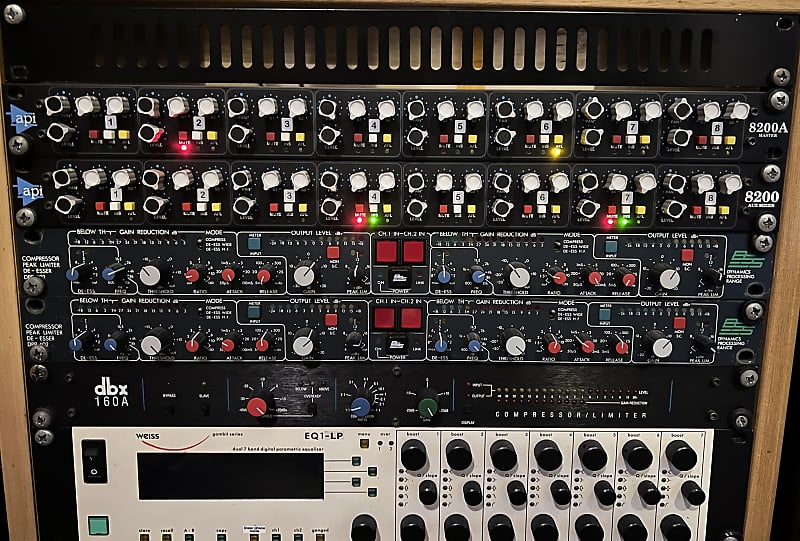 API 8200 2010 Black Reverb