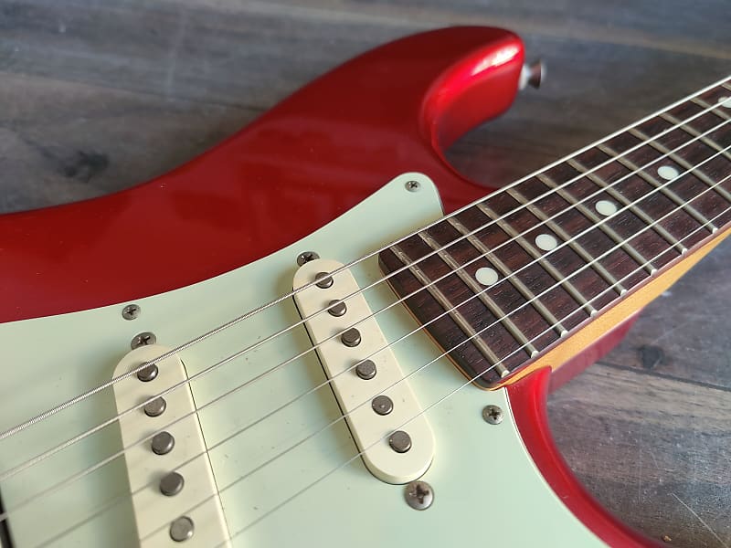 2003 History Japan (by Fujigen) Z1-CFS HSS Stratocaster (Red