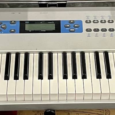 Alesis QS8.2 MIDI Keyboard (San Diego, CA)