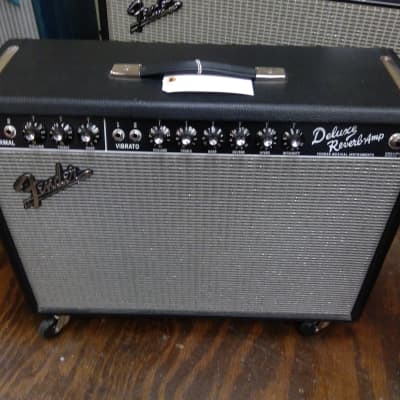 Fender '65 Deluxe Reverb Reissue 22-Watt 1x12