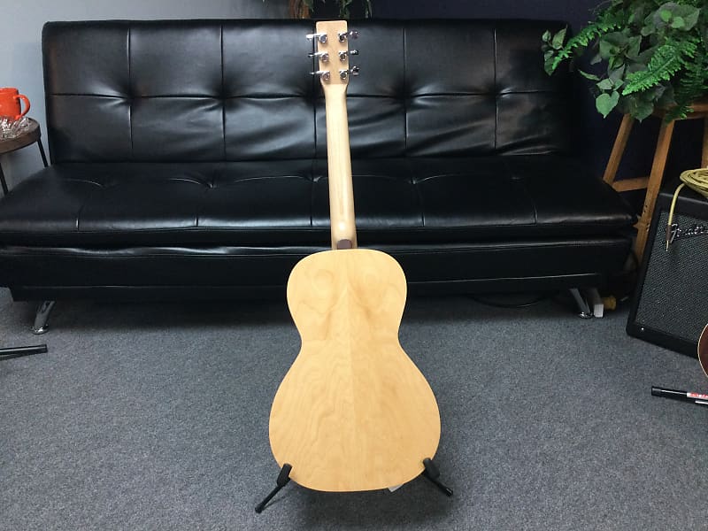 Norman Expedition Nat Solid Spruce Parlor SG with Washboard