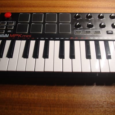 Akai MPK Mini MKII 25-Key Pad MIDI Controller - Excellent Condition