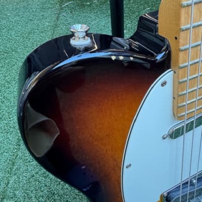 Fender American Standard Telecaster Maple Fingerboard 2-Color Sunburst 2012 image 3