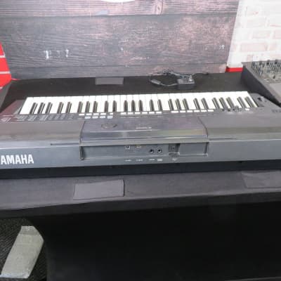 Yamaha PSR-E433 Workstation Keyboard (Miami Lakes, FL) image 3