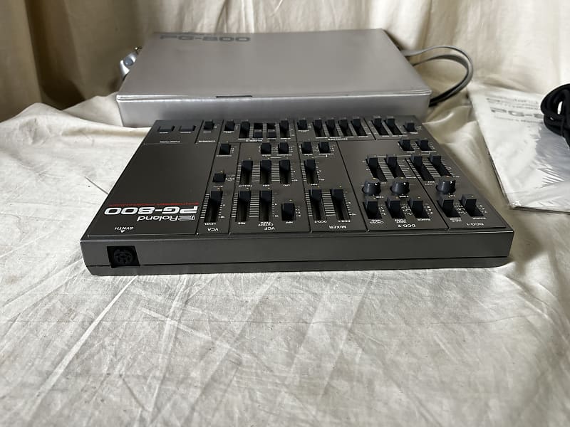 Roland PG-800 Synthesizer Programmer