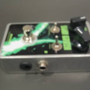 Nine of Swords Twin Earth - majorly freaky Distortion / Fuzz effect pedal image 2