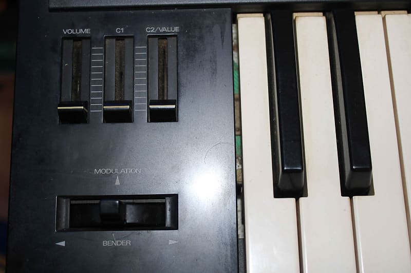 Roland U-20 61-Key RS-PCM Synthesizer | Reverb Canada