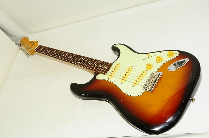 1997 Fender Japan ST-62 Stratocaster Japan Vintage Electric Guitar