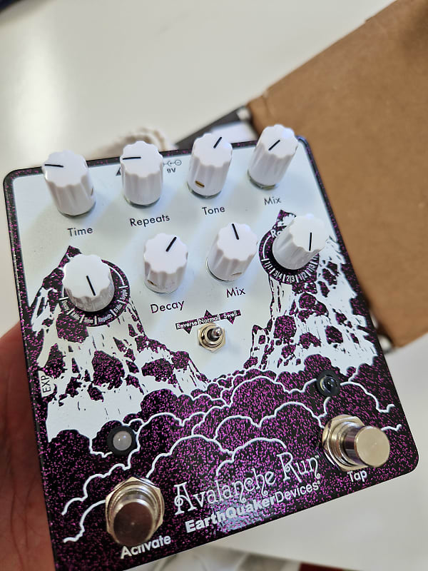 EarthQuaker Devices Avalanche Run Stereo Reverb & Delay with Tap Tempo V2 Limited Edition