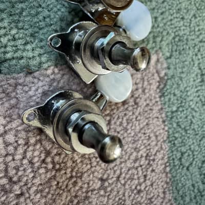 Fender Tuners with white plastic tip [3pcs] 90s-00s - Chrome image 10