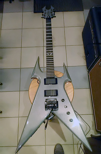 NOS BC Rich Kerry King Beast V with hardcase. Signed by Kerry. Last one. Reverb Canada