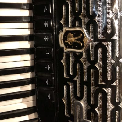 Accordion Paolo Soprani Cassotto 9 Register 4 choirs with case image 11